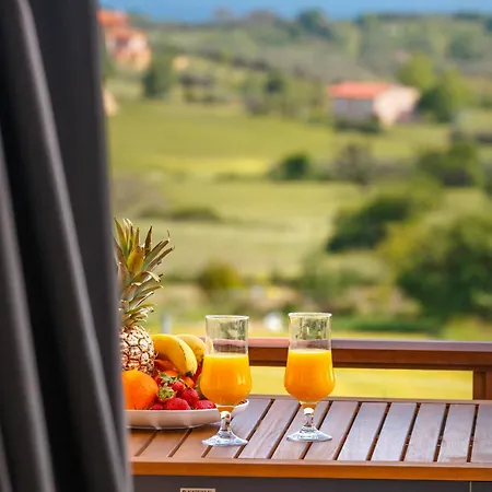Petradi Luxury Nea Roda